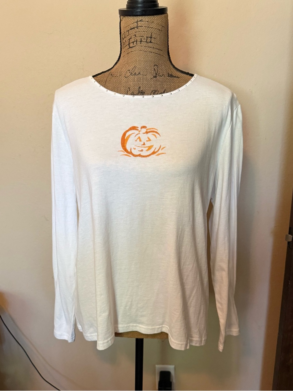 Vintage pumpkin top (missing one embellishment)